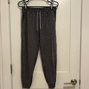 Vuori Women’s Gray Jogger Pants